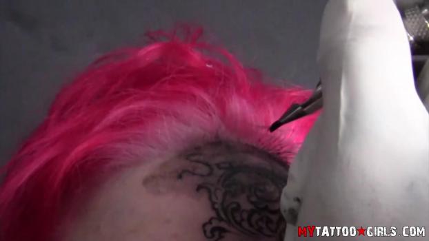 AltErotic 17.10.27. Evilyn Ink Lets Sascha Tattoo His Name On Her Forehead. 1080p.
