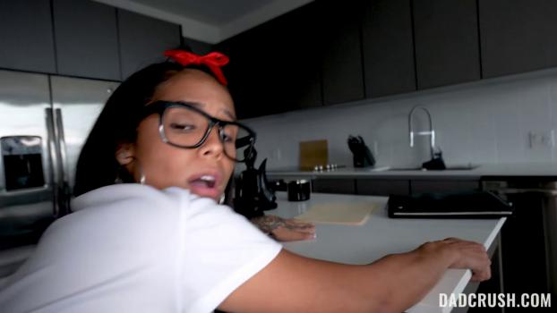 DadCrush 22.08.09. Camila Cortez The Vandals New Job. 720p.