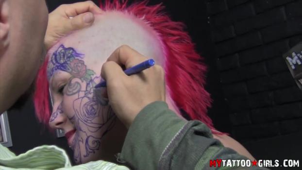 AltErotic 17.03.17. Evilyn Ink Submissive Goth Slut Gets Face Tattooed And Masturbates. 1080p.