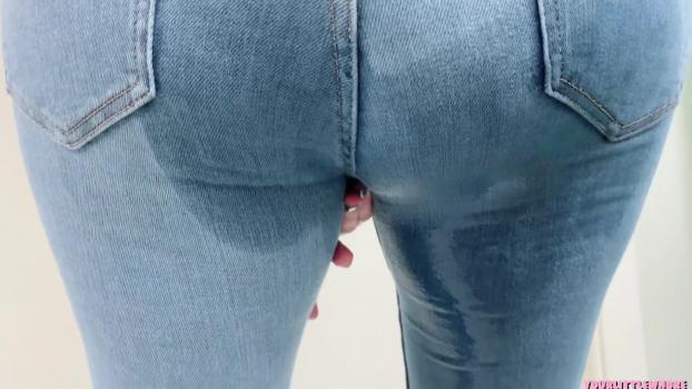 ManyVids 2023. YourLittleWhore Accident Jeans And Diaper. 1080p.