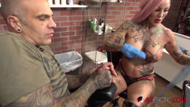 AltErotic 21.03.26. Evilyn Ink Tattoos Sascha Before Getting Pounded Hard. 720p.