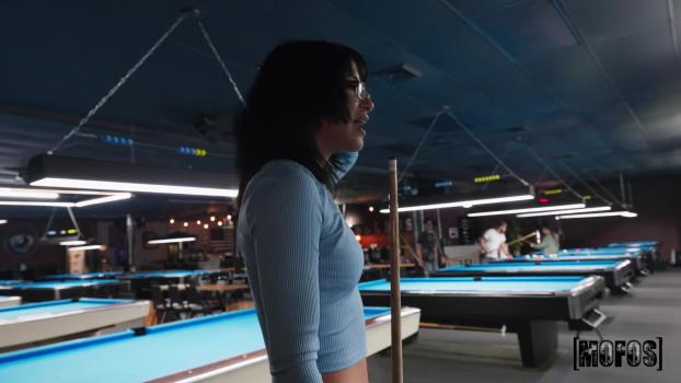 HesGotRizz 24.11.21. Ashlyn Angel The Pool Hall. 1080p.