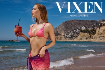 Vixen Alexa Martens Tiny Blonde Alexa Martens Has Poolside Sex in Vixen Debut 23. 08. 2024